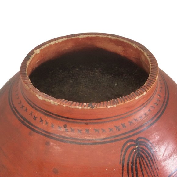 Vintage Black on Red Pottery Bowl Bird Design Chips Scratching - Picture 7 of 7